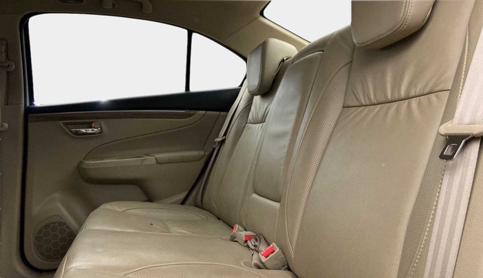 2019 Maruti Ciaz ALPHA 1.5 SHVS PETROL, Petrol, Manual, 34,967 km, Right Side Rear Door Cabin