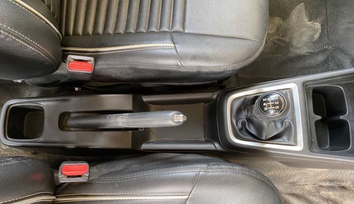 2018 Maruti Swift VXI, Petrol, Manual, 21,361 km, Gear Lever