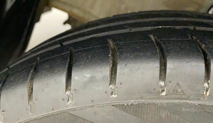 2014 Honda Brio S MT, Petrol, Manual, 83,024 km, Left Front Tyre Tread