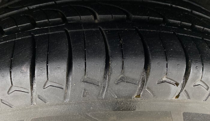 2016 Hyundai Grand i10 ASTA 1.2 KAPPA VTVT, Petrol, Manual, 72,371 km, Right Rear Tyre Tread