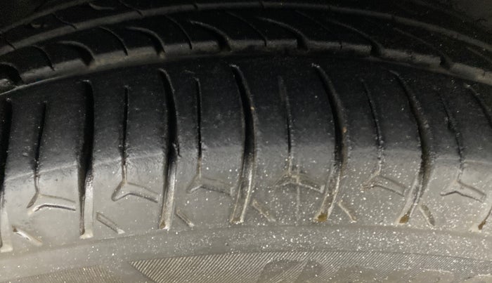 2016 Hyundai Grand i10 ASTA 1.2 KAPPA VTVT, Petrol, Manual, 72,371 km, Right Front Tyre Tread