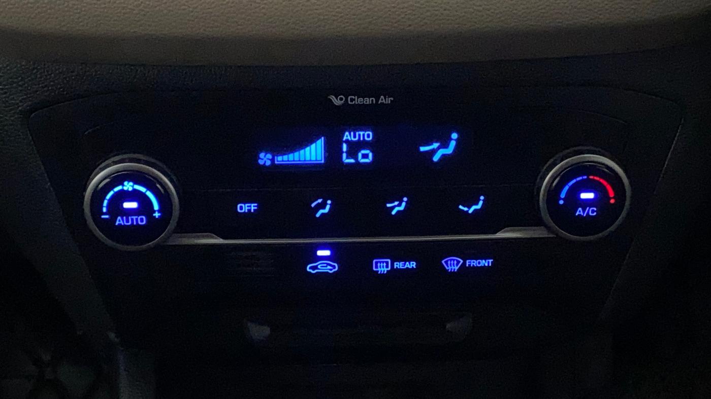 2017 Hyundai Elite i20 ASTA 1.2 (O), Petrol, Manual, 36,560 km, Automatic Climate Control