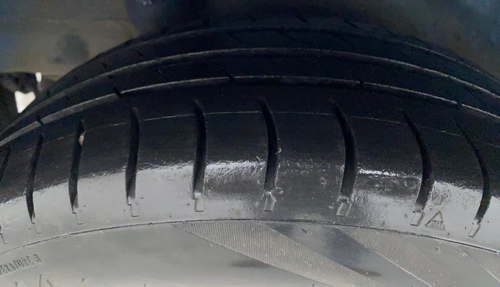 2013 Honda Brio S MT, Petrol, Manual, 89,337 km, Right Rear Tyre Tread