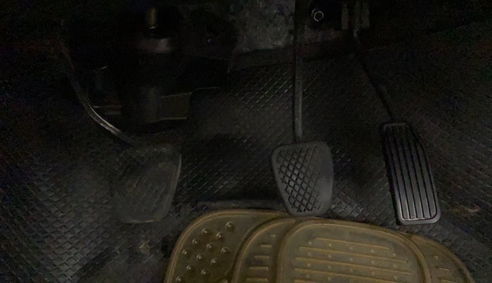 2013 Honda Brio S MT, Petrol, Manual, 89,337 km, Pedals