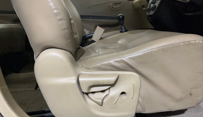 2015 Honda Amaze 1.2L I-VTEC SX, Petrol, Manual, 1,00,201 km, Driver Side Adjustment Panel
