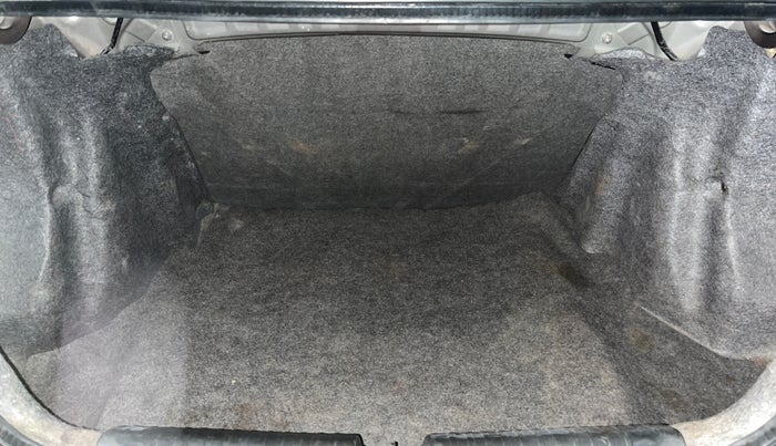 2015 Honda Amaze 1.2L I-VTEC SX, Petrol, Manual, 1,00,201 km, Boot Inside