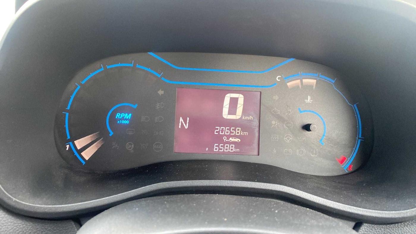 2022 Renault Kwid RXT 1.0 AMT, Petrol, Automatic, 20,654 km, Odometer Image