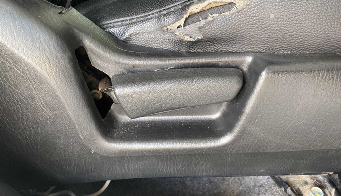 2019 Maruti Alto LXI, Petrol, Manual, 64,857 km, Driver Side Adjustment Panel