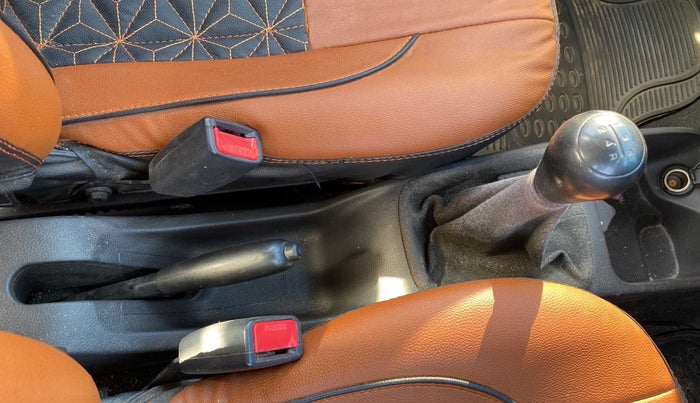 2013 Hyundai Eon D-LITE+, Petrol, Manual, 69,300 km, Gear Lever