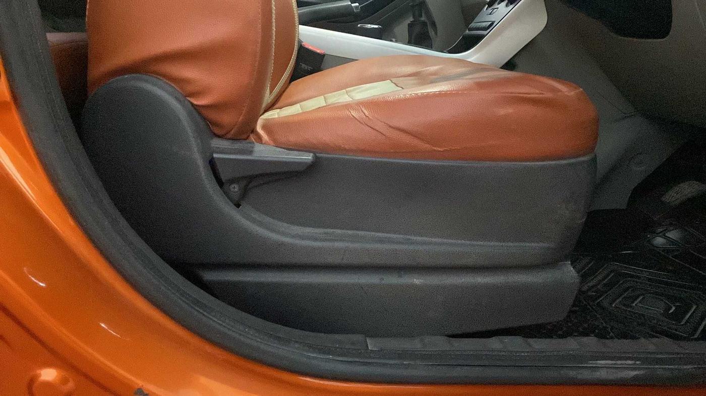 2019 Tata NEXON XM DIESEL, Diesel, Manual, 73,659 km, Driver Side Adjustment Panel