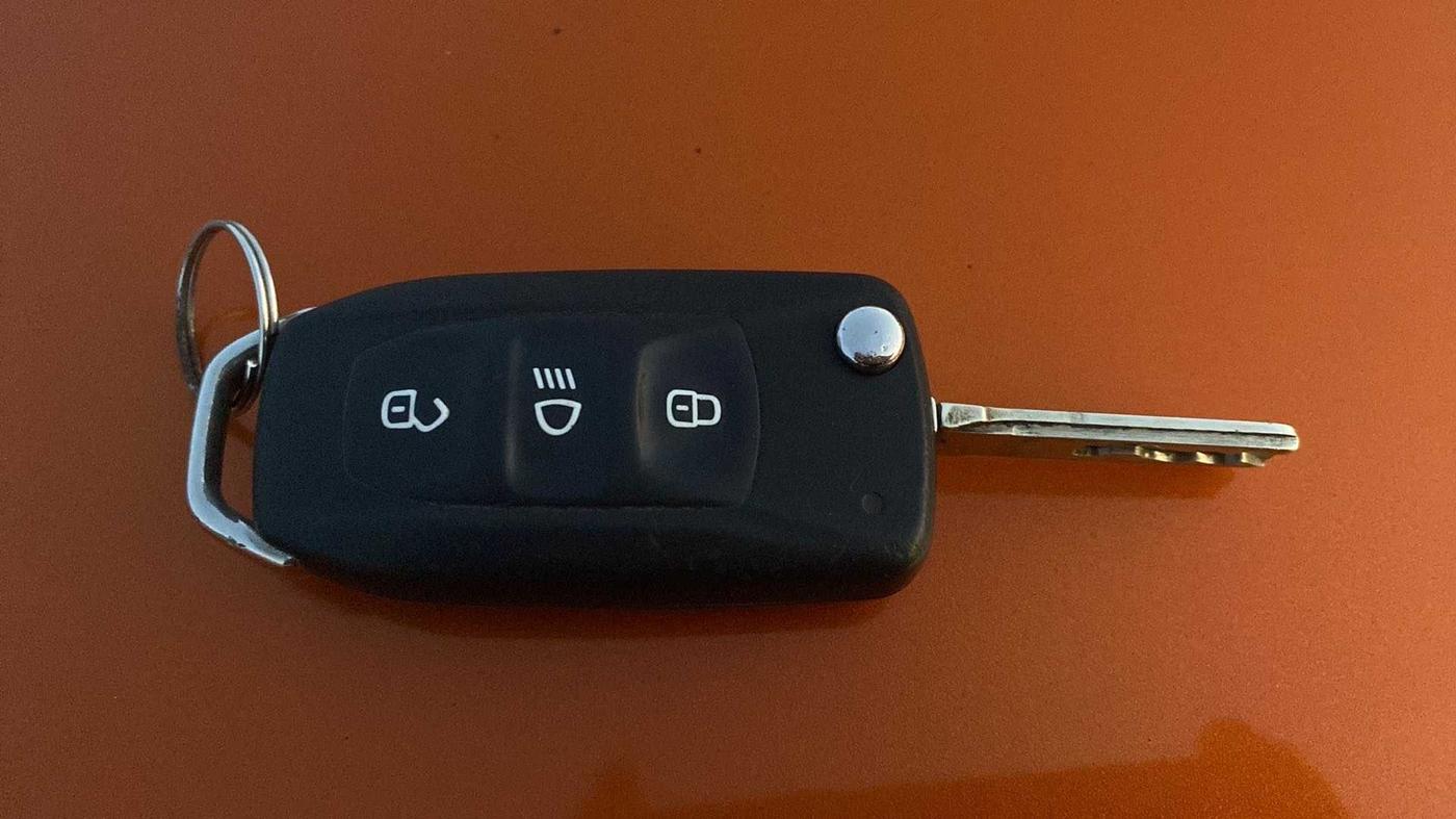 2019 Tata NEXON XM DIESEL, Diesel, Manual, 73,659 km, Key Close Up