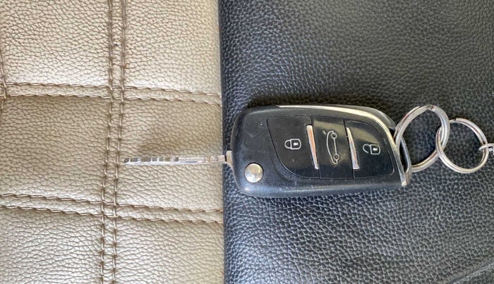 2021 Nissan MAGNITE XE, Petrol, Manual, 27,037 km, Key Close Up