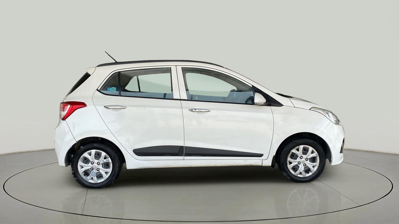 2014 Hyundai Grand i10 SPORTZ 1.2 KAPPA VTVT, Petrol, Manual, 64,370 km, Right Side View