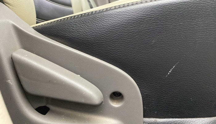 2017 Datsun Go Plus T, Petrol, Manual, 64,944 km, Driver Side Adjustment Panel