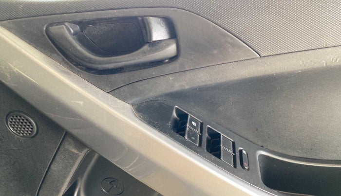 2020 Tata NEXON XM DIESEL, Diesel, Manual, 70,759 km, Driver Side Door Panels Control