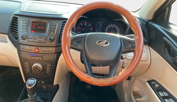 2019 Mahindra XUV300 W4 1.5 DIESEL, Diesel, Manual, 68,545 km, Steering Wheel Close Up