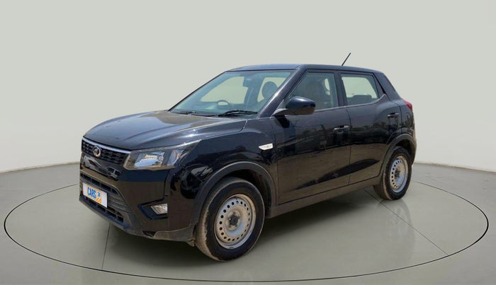 2019 Mahindra XUV300 W4 1.5 DIESEL, Diesel, Manual, 68,545 km, Left Front Diagonal