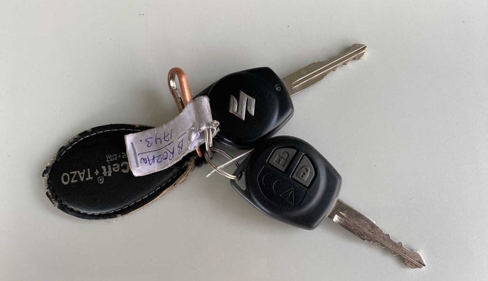 2020 Maruti Swift VXI, Petrol, Manual, 32,914 km, Key Close Up