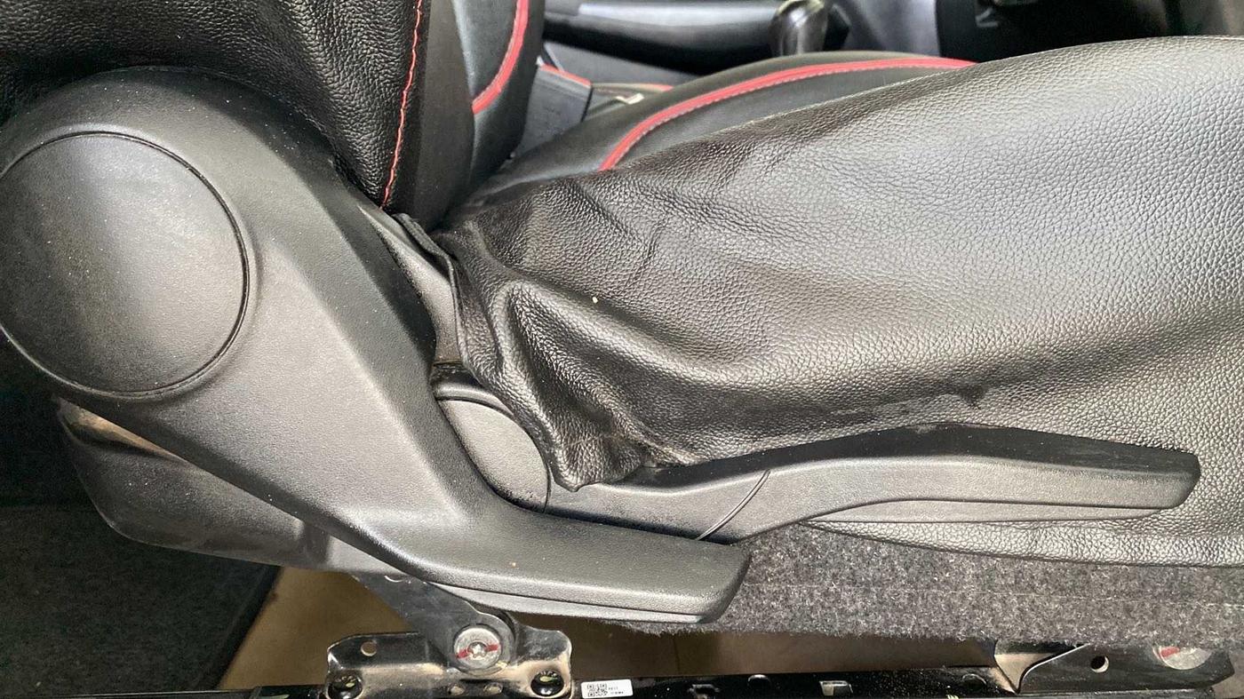 2020 Maruti Swift VXI, Petrol, Manual, 32,914 km, Driver Side Adjustment Panel