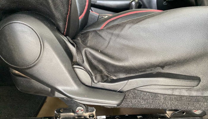 2020 Maruti Swift VXI, Petrol, Manual, 32,914 km, Driver Side Adjustment Panel