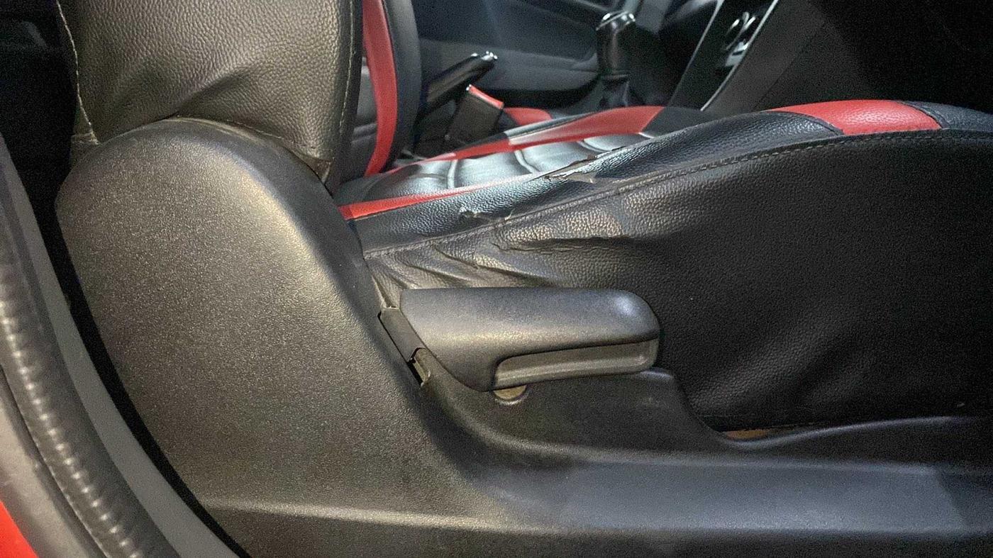 2017 Maruti Vitara Brezza VDI (O), Diesel, Manual, 1,00,522 km, Driver Side Adjustment Panel