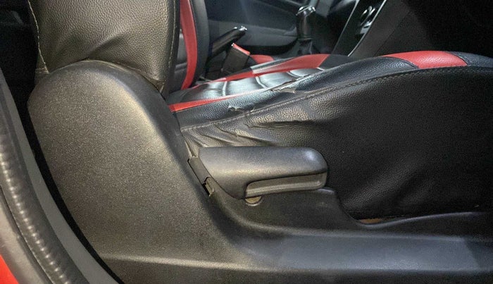 2017 Maruti Vitara Brezza VDI (O), Diesel, Manual, 1,00,522 km, Driver Side Adjustment Panel