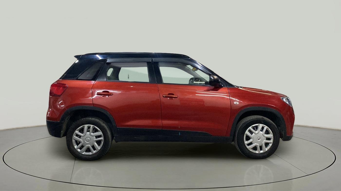 2017 Maruti Vitara Brezza VDI (O), Diesel, Manual, 1,00,522 km, Right Side View