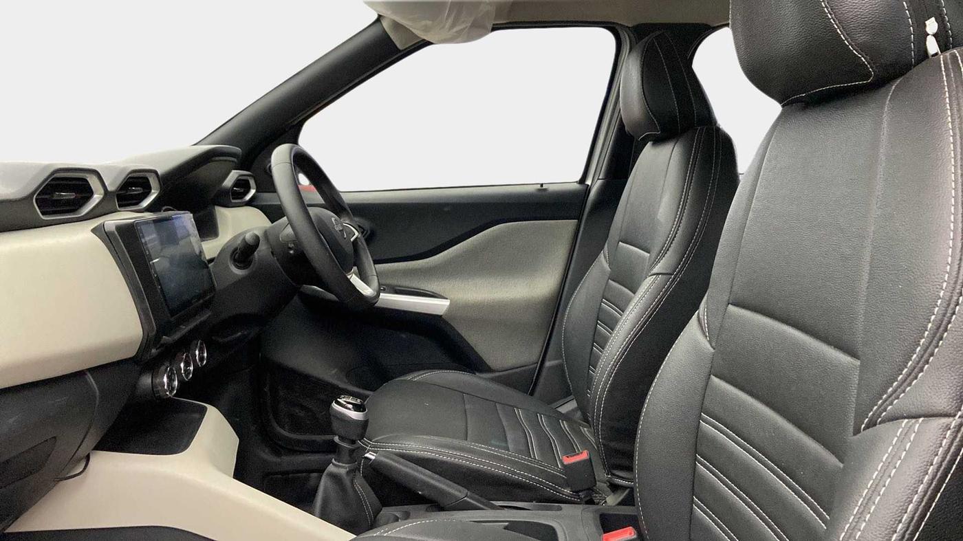 2021 Nissan MAGNITE XE, Petrol, Manual, 13,773 km, Right Side Front Door Cabin