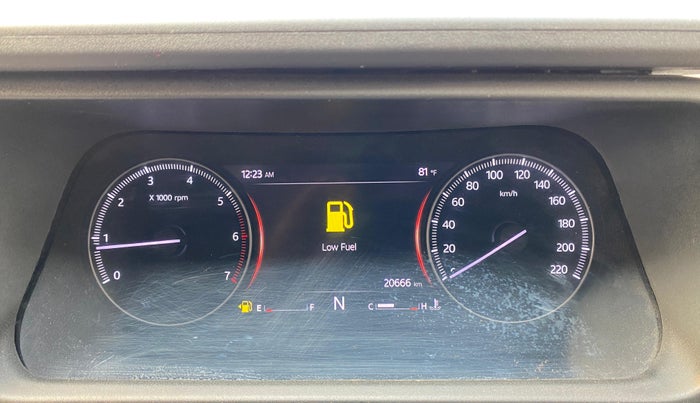 2022 Mahindra XUV700 MX P MT 5 STR, Petrol, Manual, 20,665 km, Odometer Image