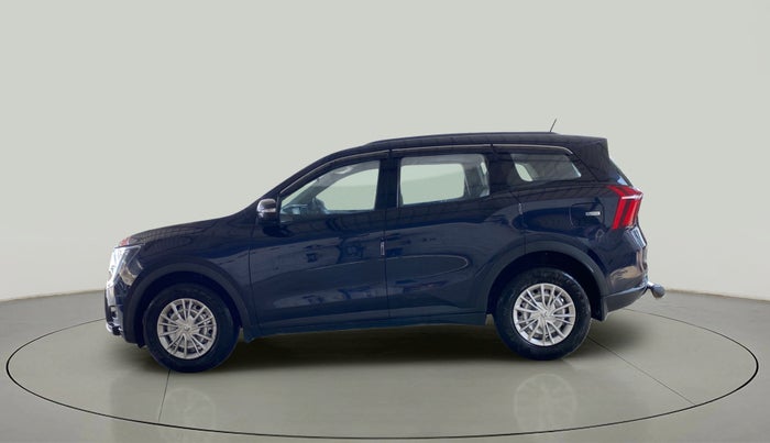 2022 Mahindra XUV700 MX P MT 5 STR, Petrol, Manual, 20,665 km, Left Side