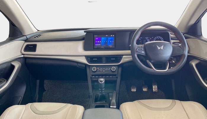 2022 Mahindra XUV700 MX P MT 5 STR, Petrol, Manual, 20,665 km, Dashboard