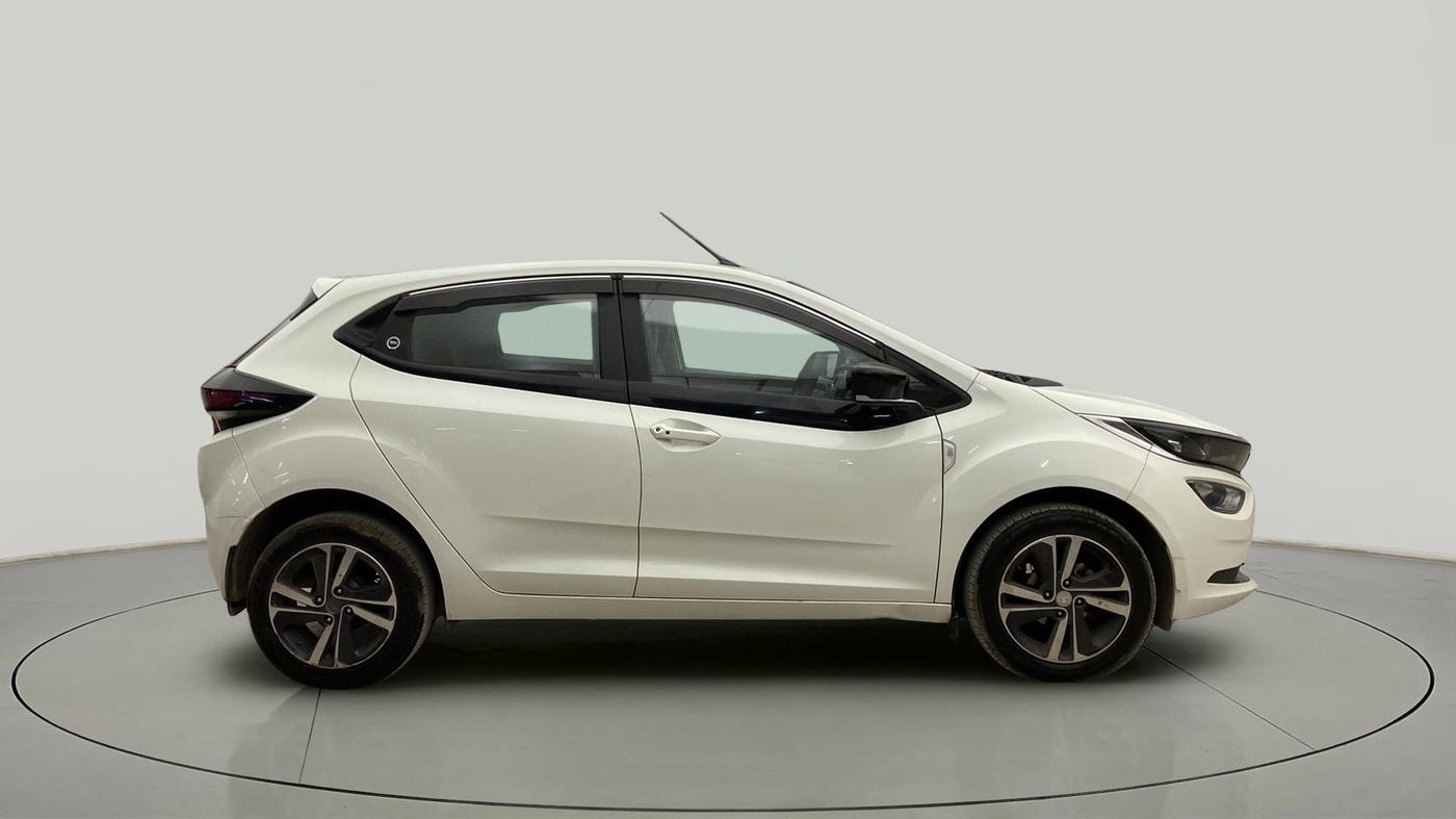 2023 Tata ALTROZ XZ PETROL, Petrol, Manual, 16,595 km, Right Side View