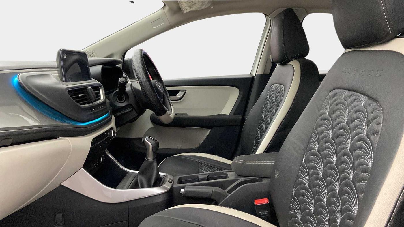 2023 Tata ALTROZ XZ PETROL, Petrol, Manual, 16,595 km, Right Side Front Door Cabin