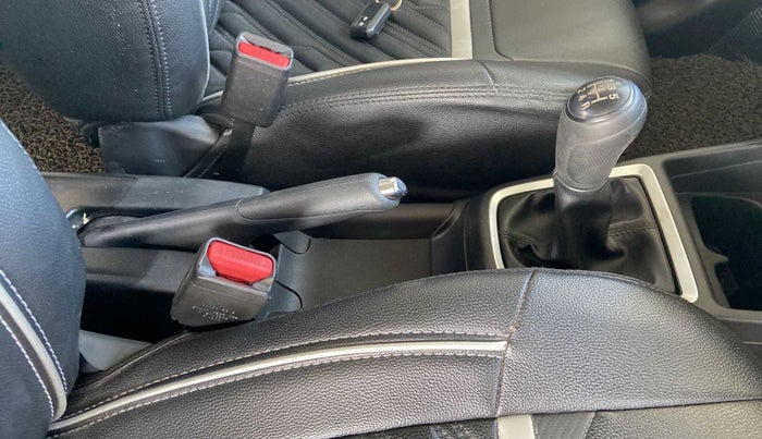 2018 Maruti Swift ZXI, Petrol, Manual, 44,020 km, Gear Lever