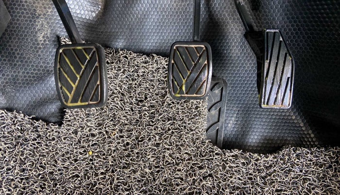 2018 Maruti Swift ZXI, Petrol, Manual, 44,020 km, Pedals