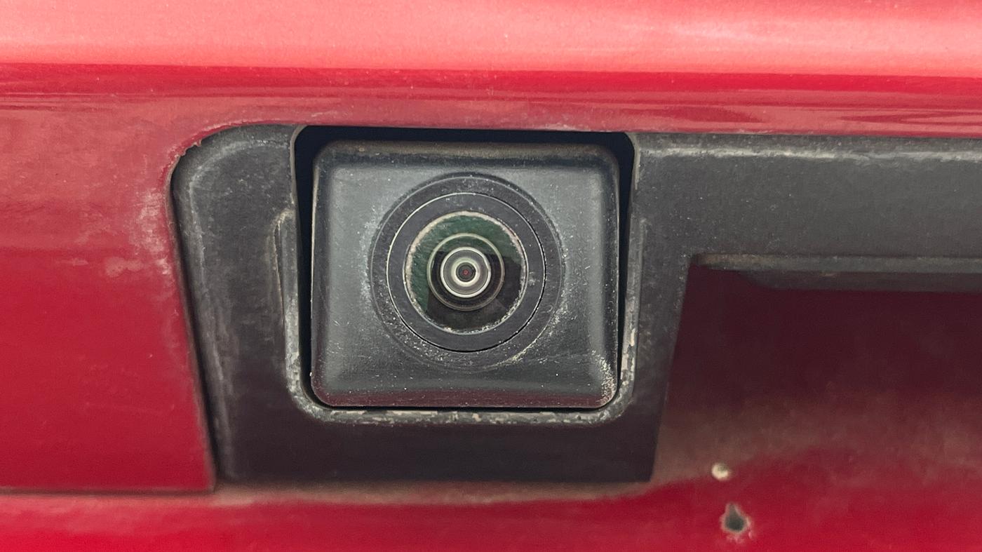 2022 Mahindra XUV300 W8 (O) 1.2 PETROL AMT, Petrol, Automatic, 25,034 km, Parking Camera