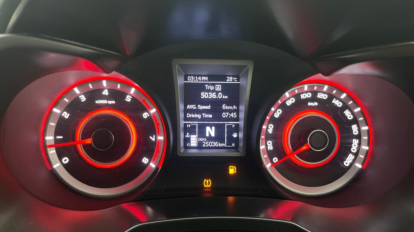 2022 Mahindra XUV300 W8 (O) 1.2 PETROL AMT, Petrol, Automatic, 25,034 km, Odometer Image