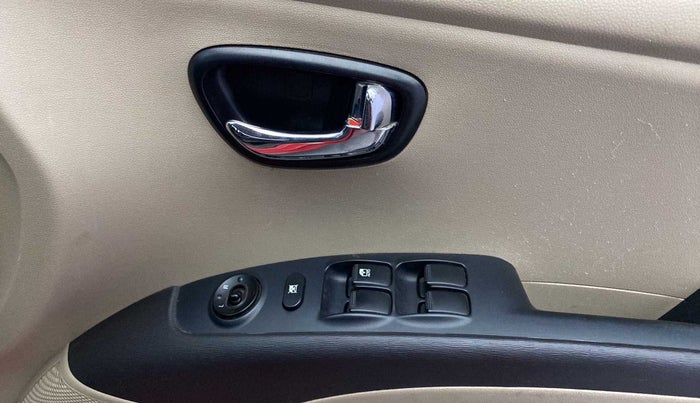 2012 Hyundai i10 MAGNA 1.2, Petrol, Manual, 46,191 km, Driver Side Door Panels Control