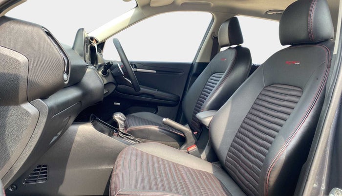 2022 KIA SONET GTX PLUS 1.5 AT, Diesel, Automatic, 18,489 km, Right Side Front Door Cabin