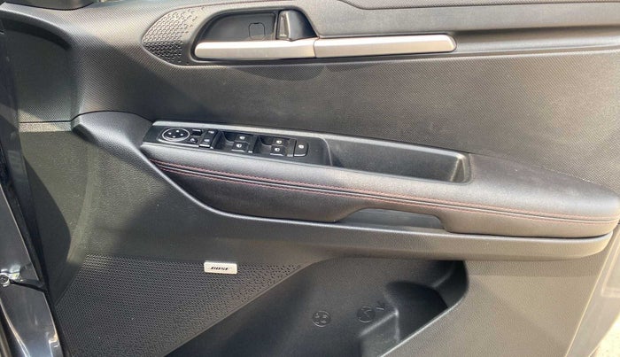 2022 KIA SONET GTX PLUS 1.5 AT, Diesel, Automatic, 18,489 km, Driver Side Door Panels Control