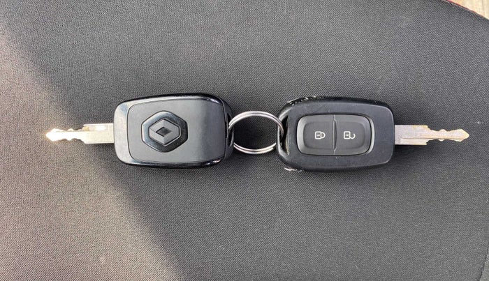 2020 Renault Kwid RXT 1.0 (O), Petrol, Manual, 14,267 km, Key Close Up