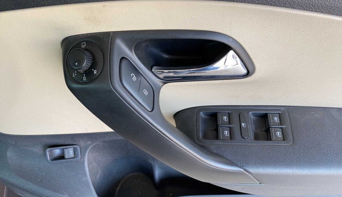 2020 Skoda Rapid STYLE TSI, Petrol, Manual, 57,114 km, Driver Side Door Panels Control