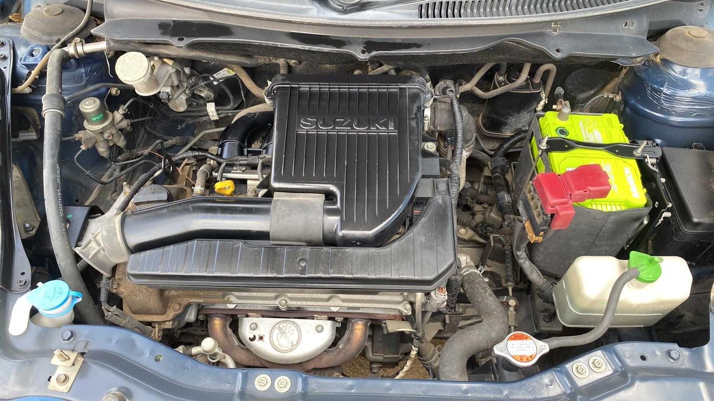 2011 Maruti Swift VXI, Petrol, Manual, 77,887 km, Open Bonet
