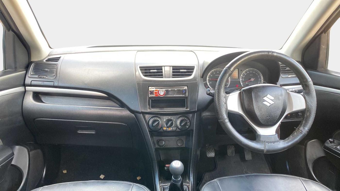 2011 Maruti Swift VXI, Petrol, Manual, 77,887 km, Dashboard