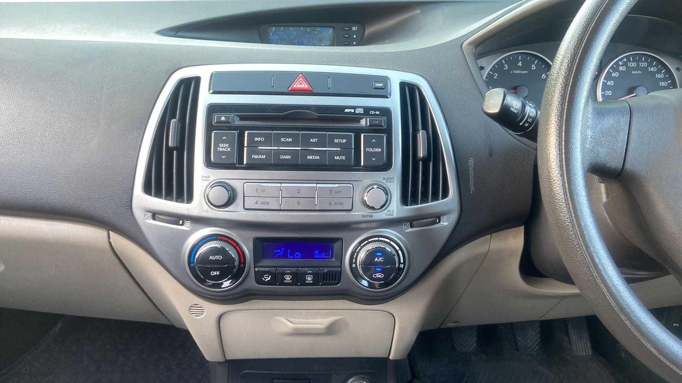 2014 Hyundai i20 MAGNA 1.2, Petrol, Manual, 57,670 km, Air Conditioner