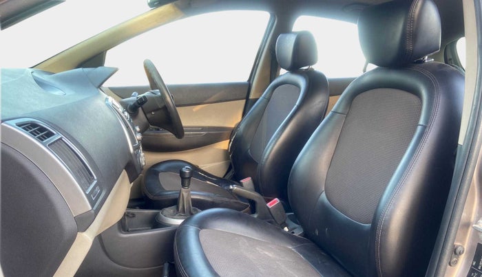 2014 Hyundai i20 MAGNA 1.2, Petrol, Manual, 57,670 km, Right Side Front Door Cabin