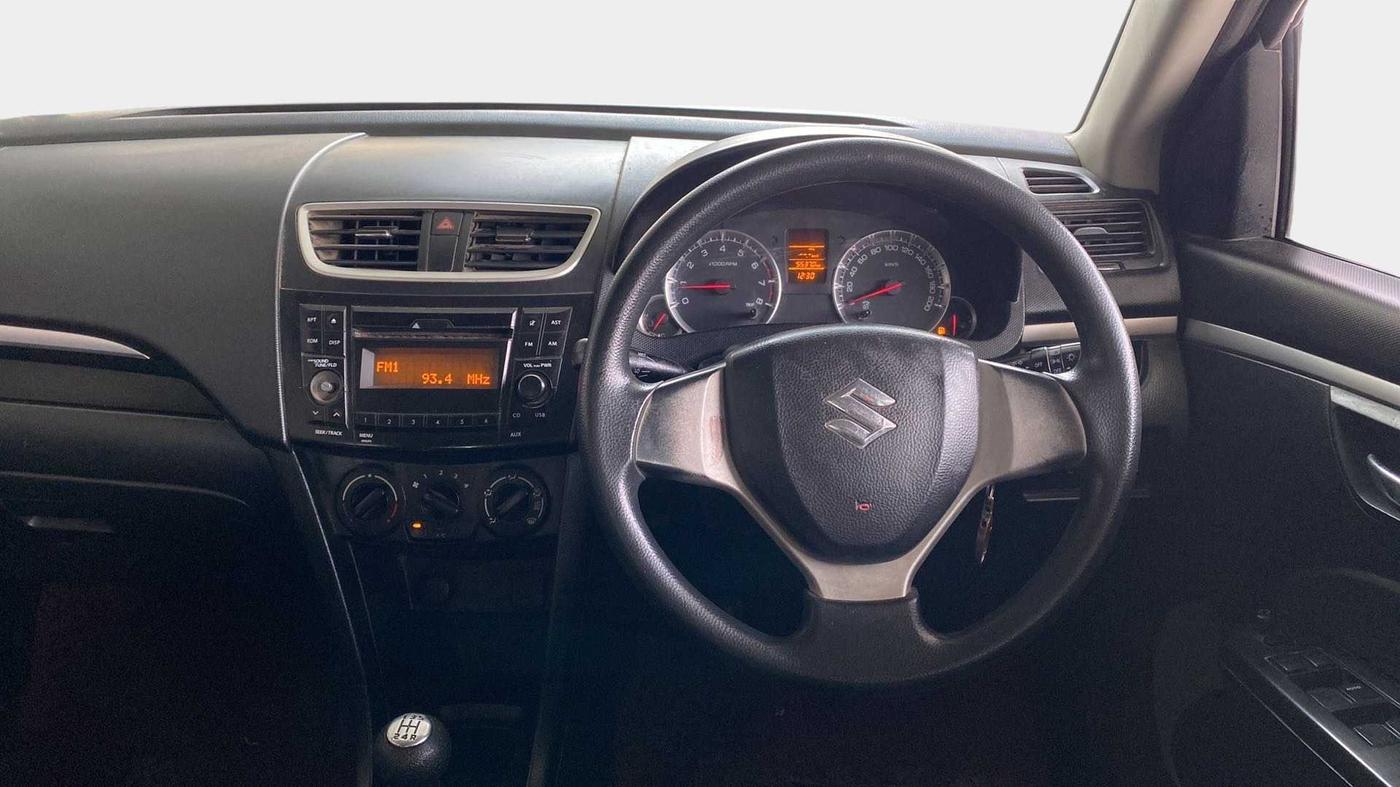 2015 Maruti Swift VXI, Petrol, Manual, 55,370 km, Steering Wheel Close Up