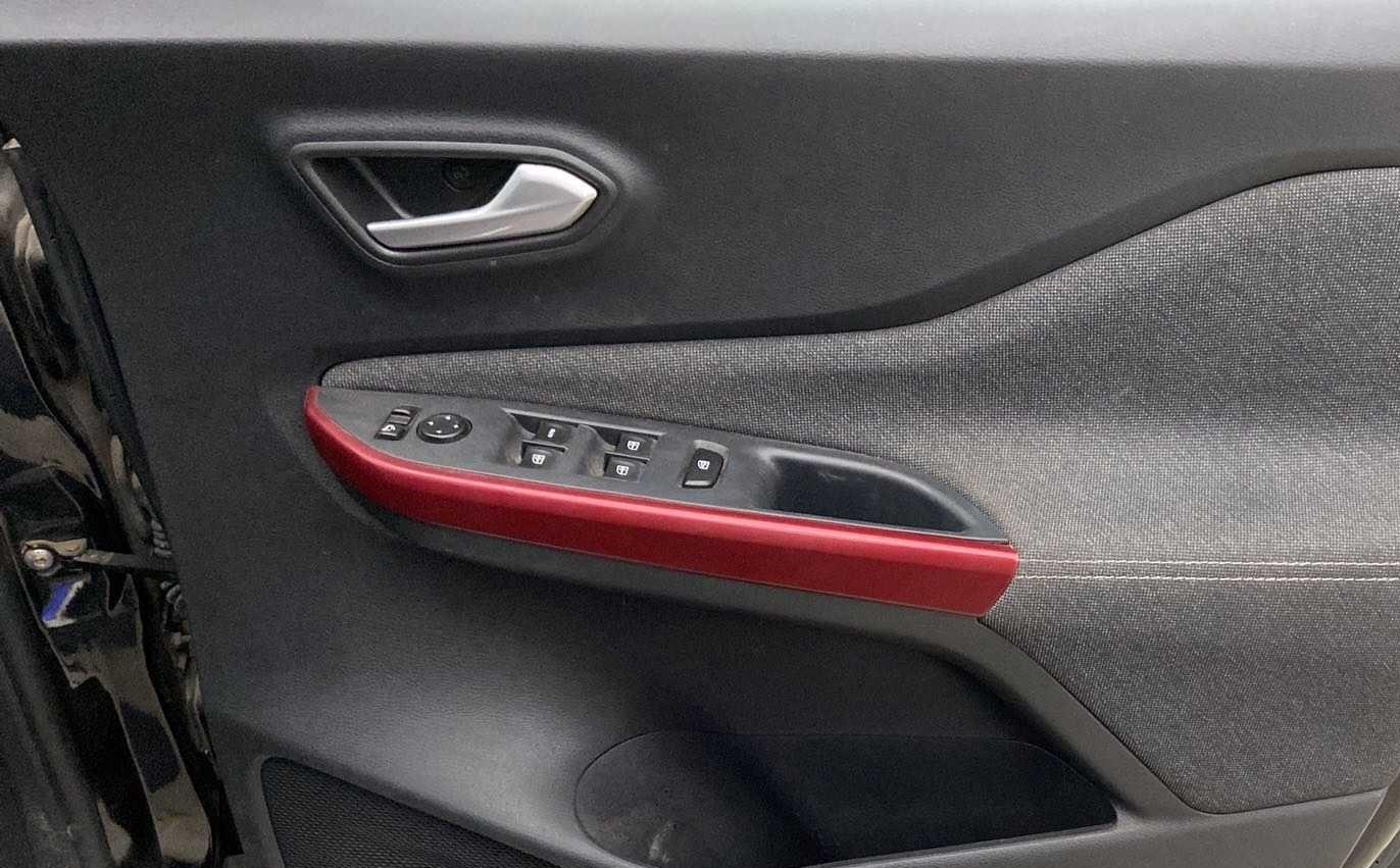 2022 Nissan MAGNITE XV RED EDITION, Petrol, Manual, 15,648 km, Driver Side Door Panels Control