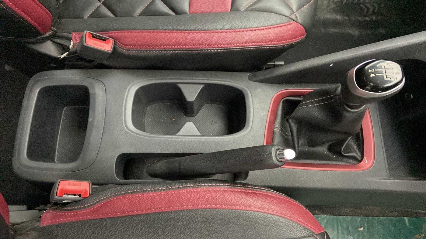 2022 Nissan MAGNITE XV RED EDITION, Petrol, Manual, 15,648 km, Gear Lever