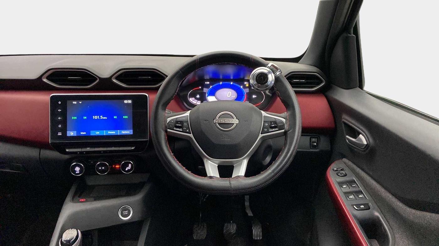 2022 Nissan MAGNITE XV RED EDITION, Petrol, Manual, 15,648 km, Steering Wheel Close Up